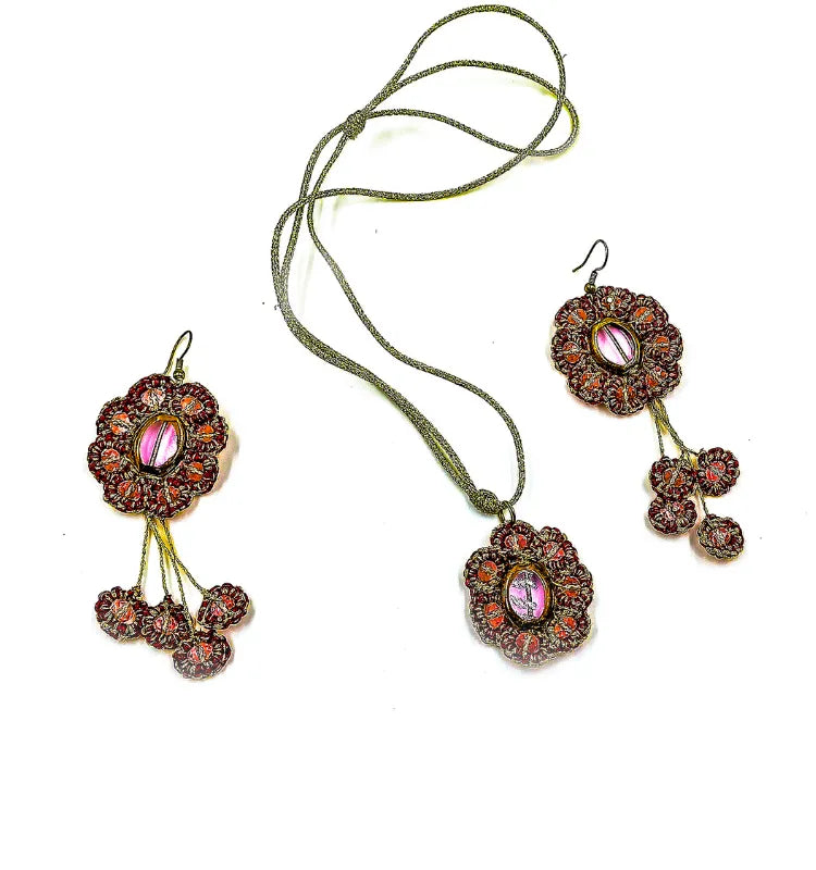 Elegant pink floral tatting lace jewelry set with handmade necklace and earrings crafted by artist Shaista Merchant from Krystal Kraft.